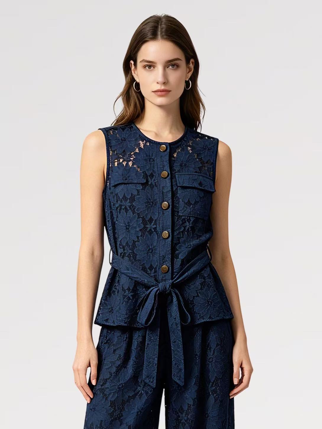 Lady First - Elegante Completo IRENE Smanicato Pizzo – Top con Nodo & Pantalone Palazzo