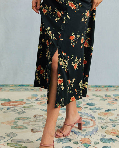 Maxi Abito Nero con Scollo a V e Maniche Corte